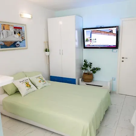 Apartment Centar For 3 *